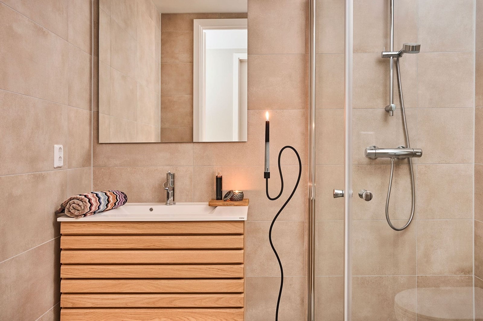 Gjestebad. Vaskerom er i naborommet. Galleribilde