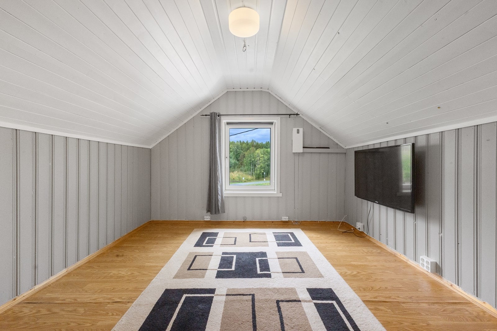 Soverom nr 2 på loftet. Galleribilde