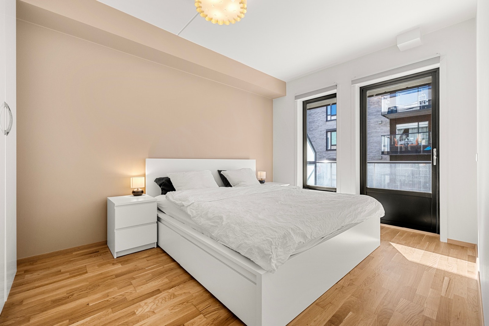 Leiligheten har to gode soverom med behagelig størrelse og fint naturlig lysinnslipp. Galleribilde