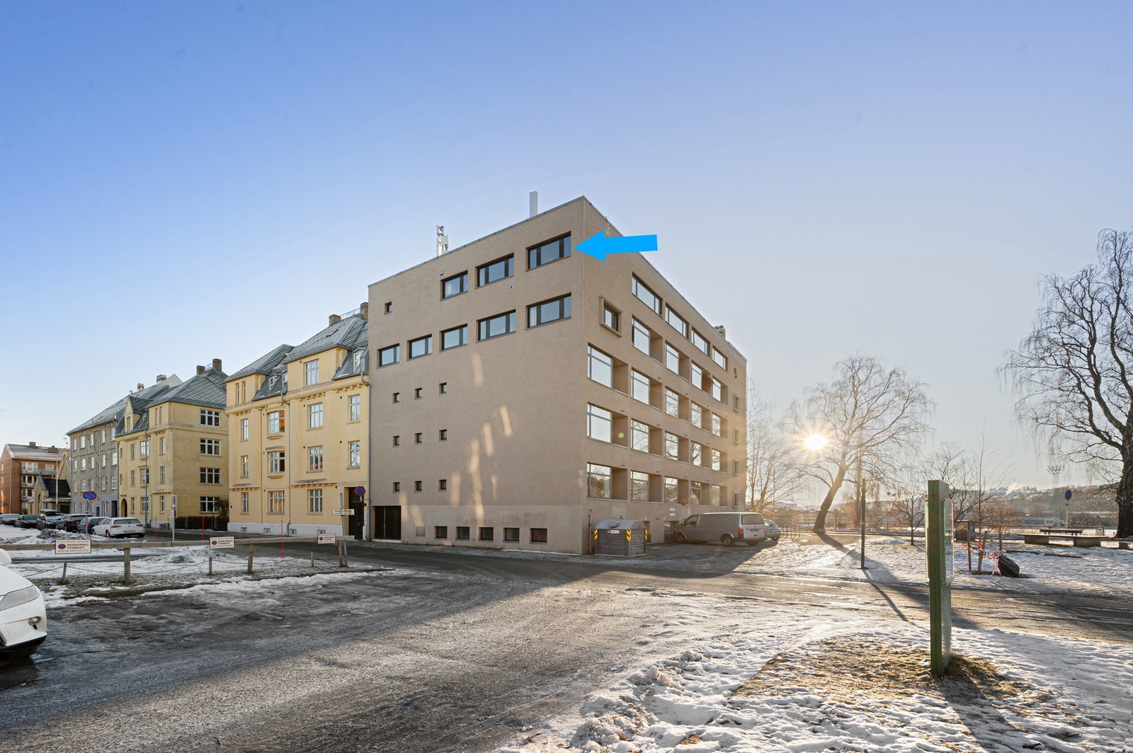 Fasade. Byggeåret er 1938, men bygget ble renovert og omgjort til leiligheter i 2006. Galleribilde