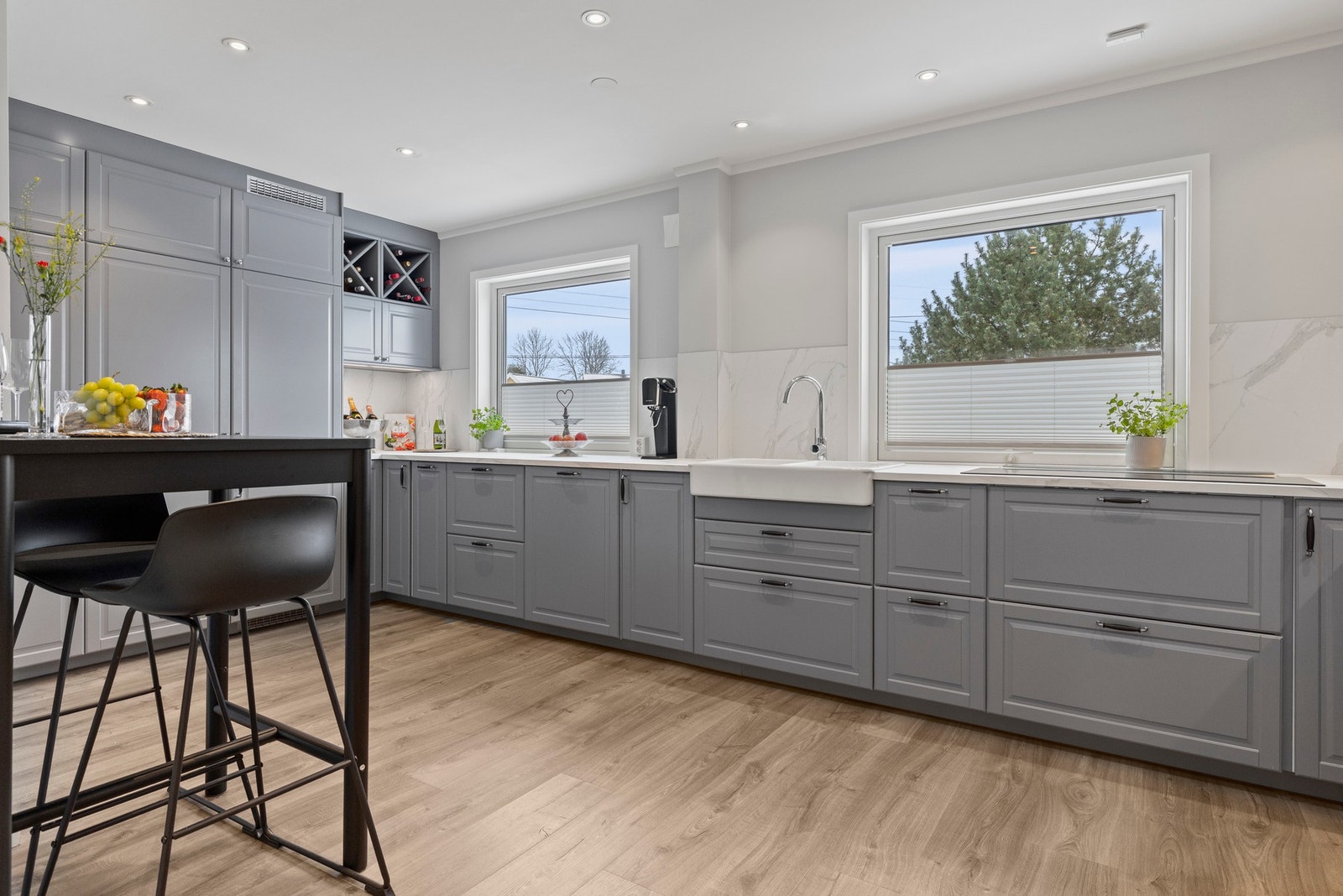 Her bor man med kort vei til daglige behov, et bredt utvalg av butikker og servicetilbud samt offentlig transport. Galleribilde