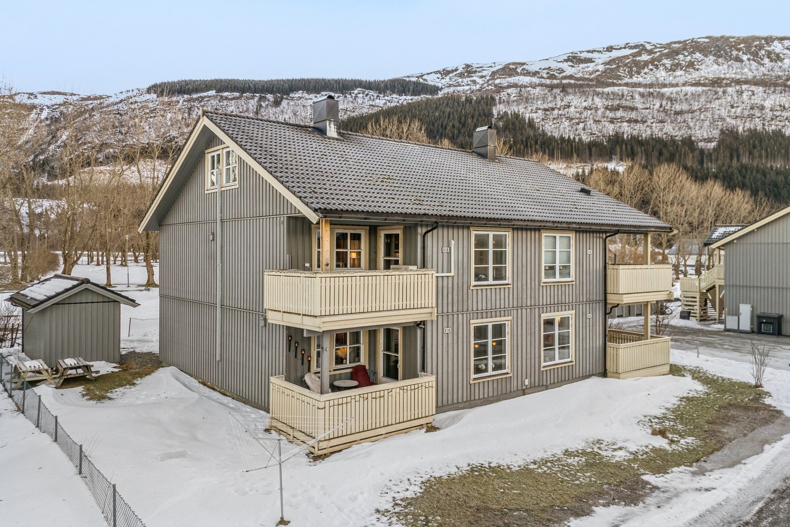EiendomsMegler 1 v/Irene Sommerro har gleden av å presentere Strandlandsvegen 61! Foto: EFKT Galleribilde