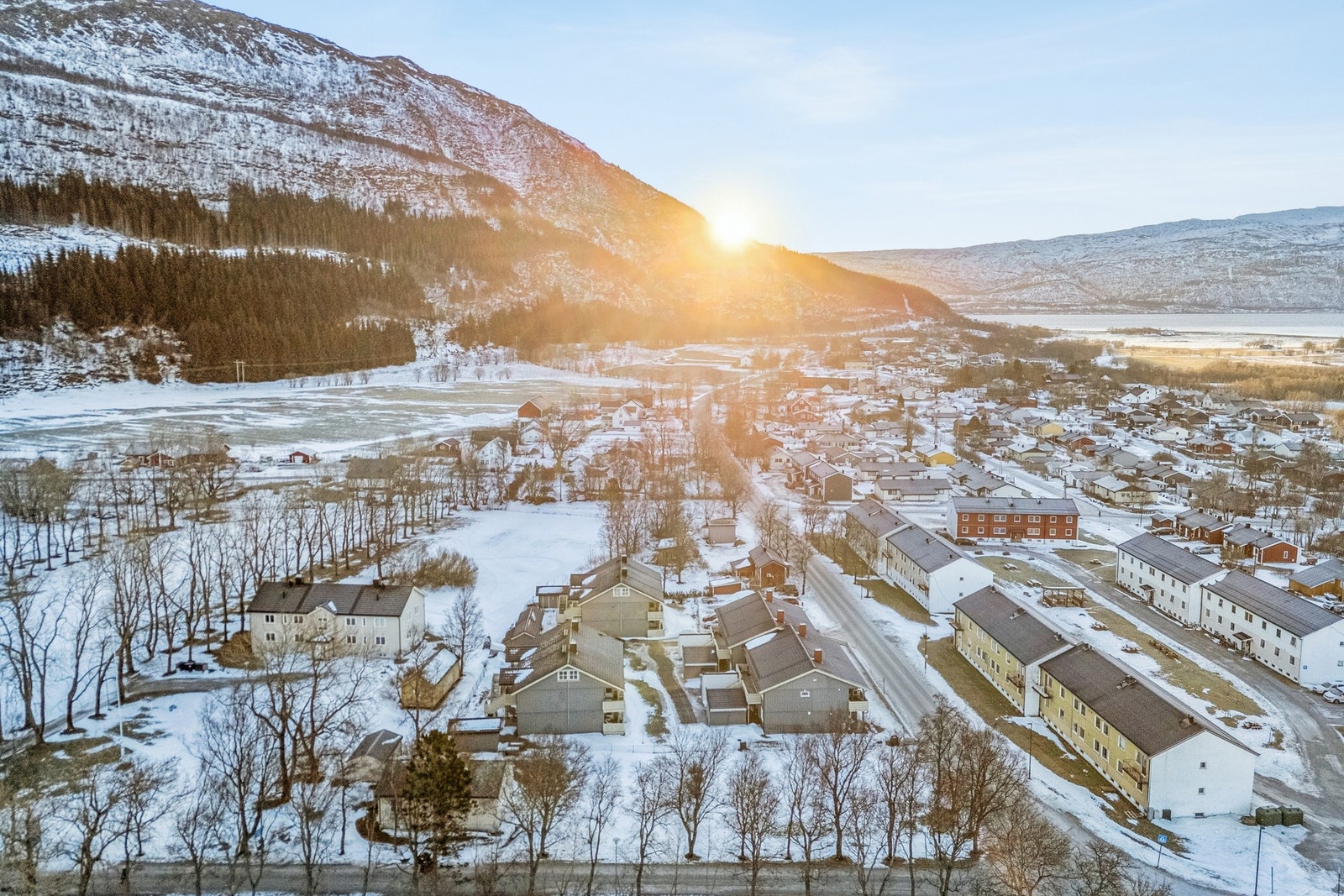 Nesna byr på rike naturopplevelser både til havs og på fjellet Galleribilde