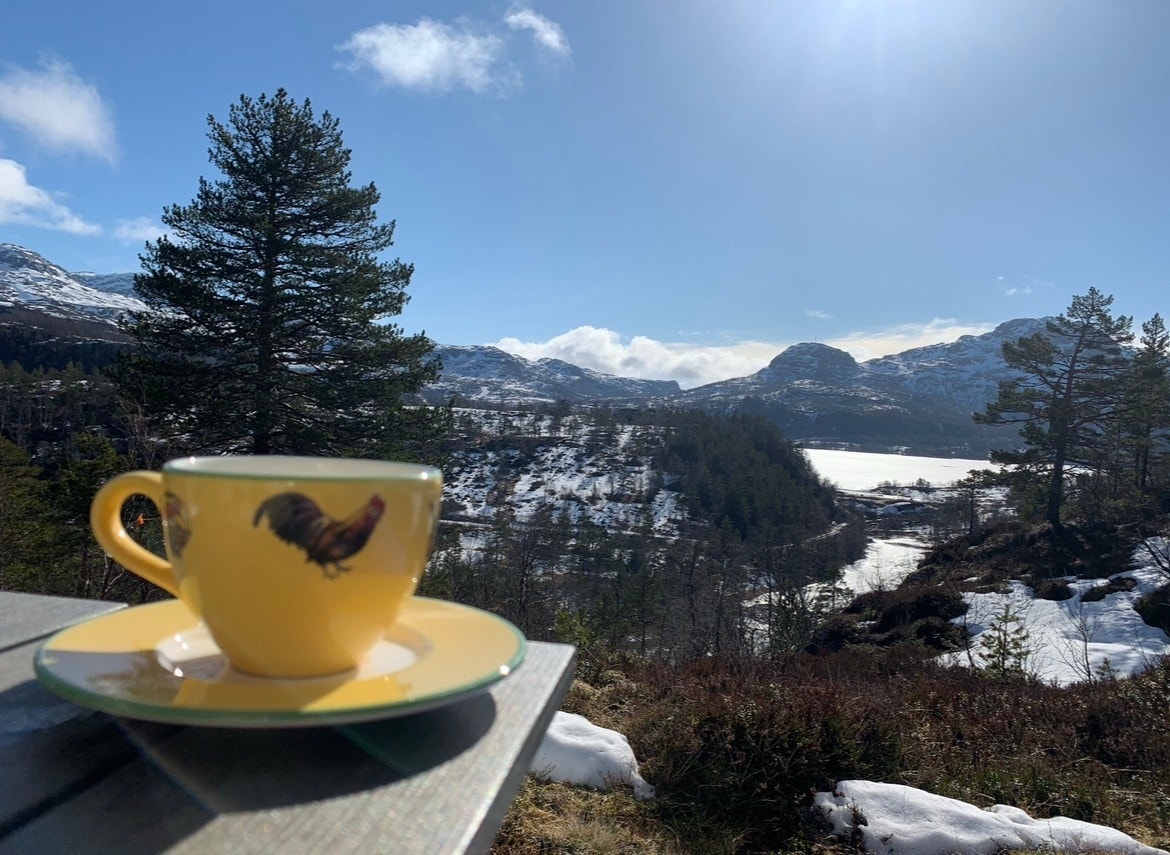 Nydelig med en kaffekopp med denne utsikten! Galleribilde