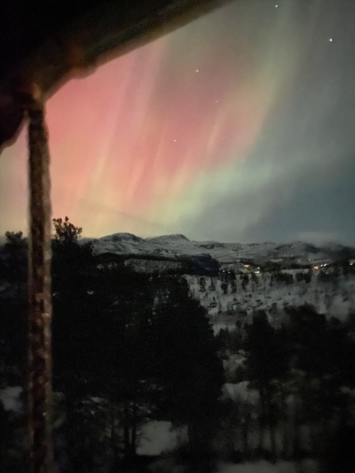 Selgers private bilder: Her av det nydelige Nordlyset i vinter! Galleribilde