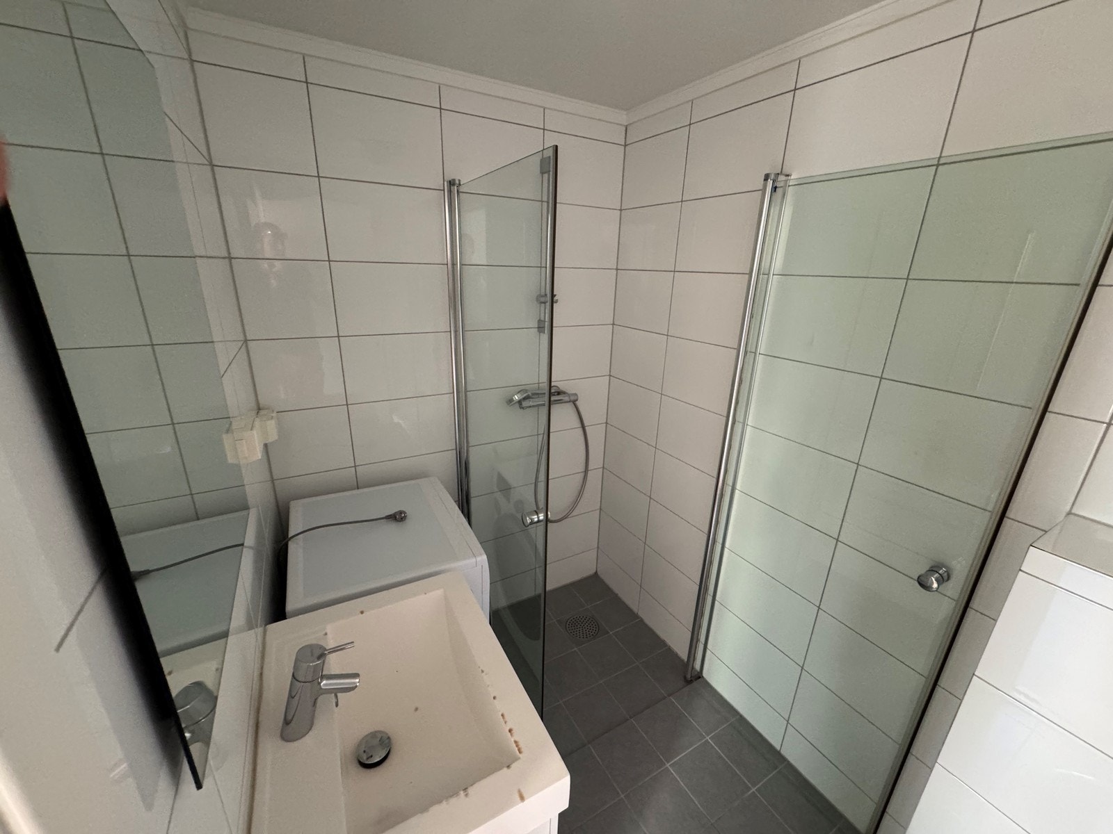 Pent flislagt bad. Galleribilde