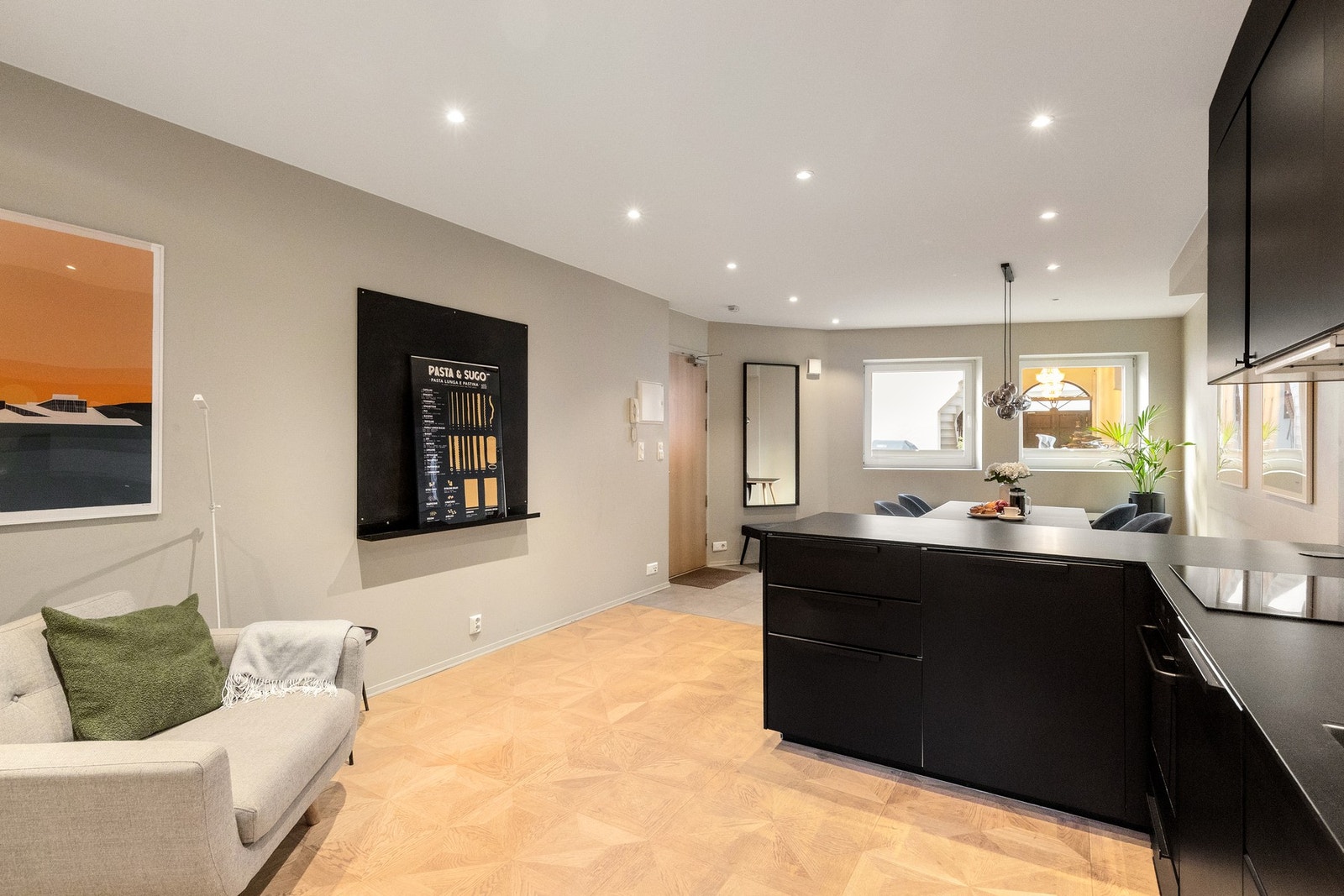 Downlights i himling skaper hygge og stemning. Galleribilde