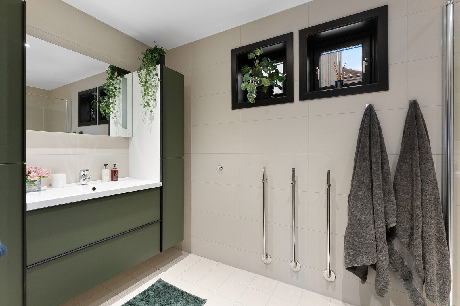 Boligen har et stort bad og to separate WC. Galleribilde