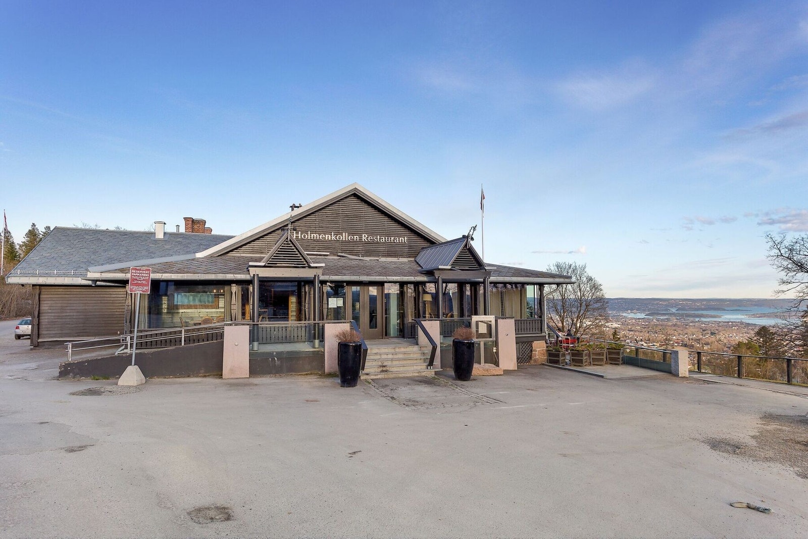 Få minutters gange til Holmenkollen restaurante Galleribilde