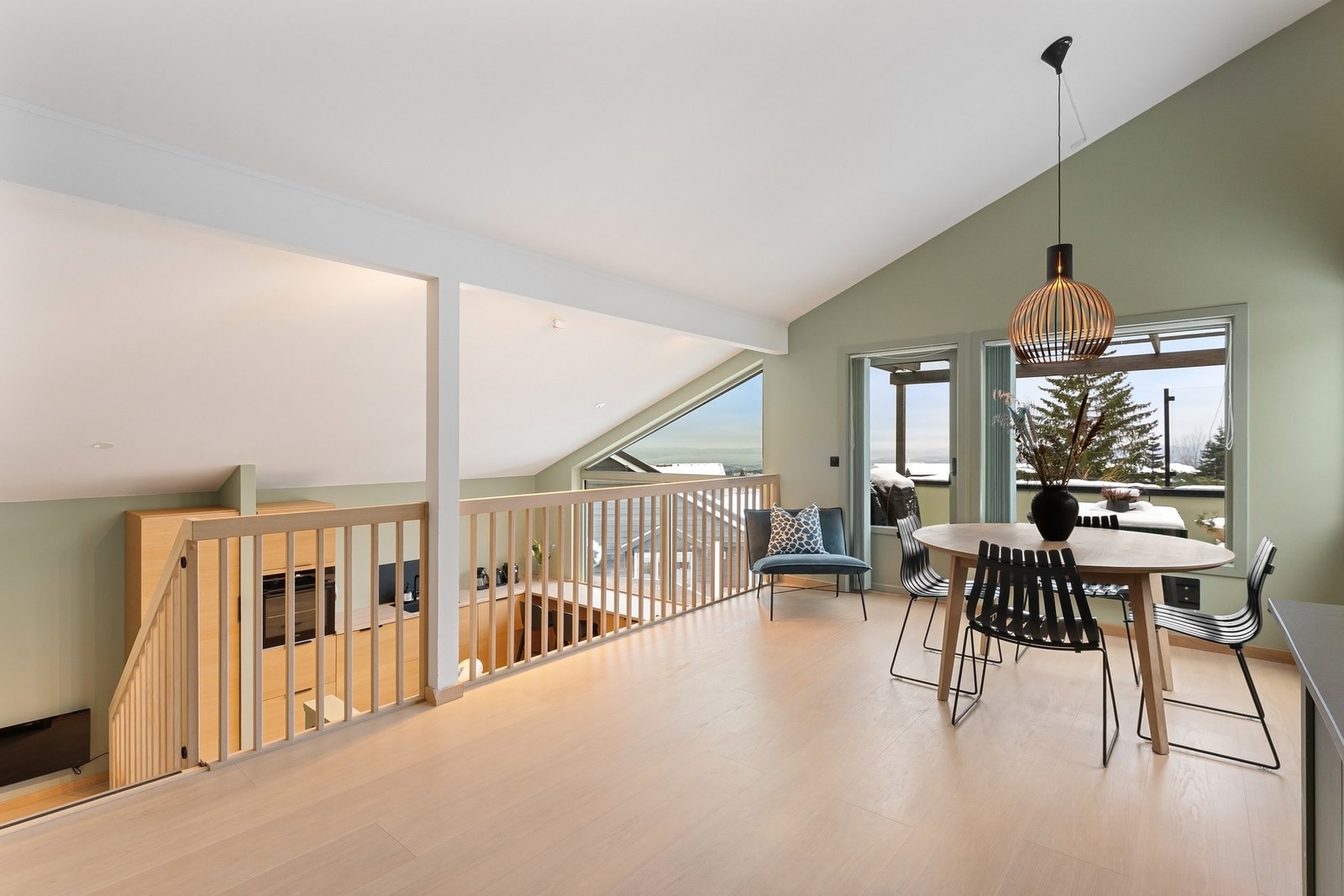 I 2022/23 ble også gulvene skiftet til en-stavs, herdet tregulv. Galleribilde