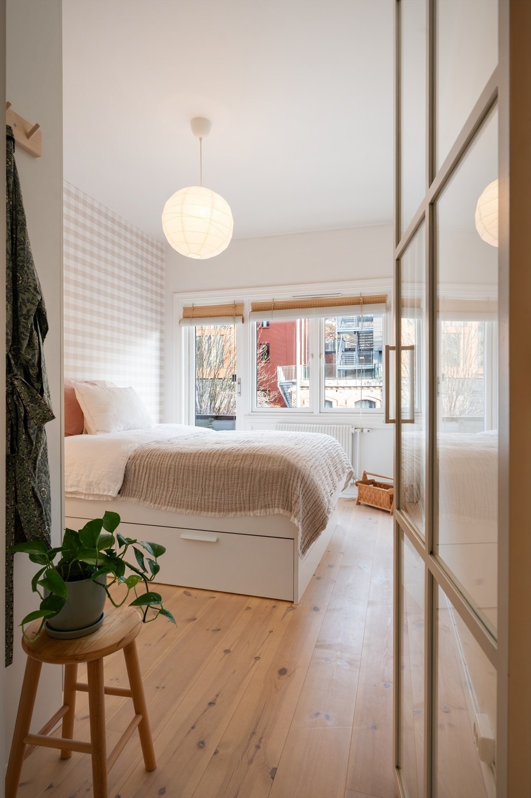 Videre tar vi turen til soverommet. Galleribilde