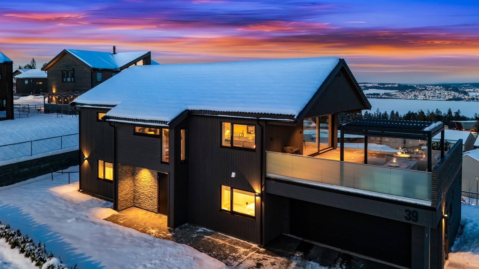 Velkommen til Tristilvegen 39, presentert av Malin Goa i Nordvik! Foto: Stefan Borup Galleribilde