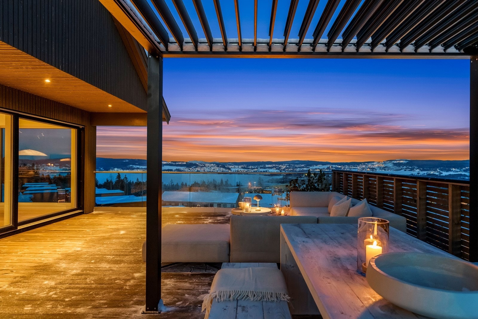 Her nytes lange sommerkvelder med utsikt som imponerer. Galleribilde