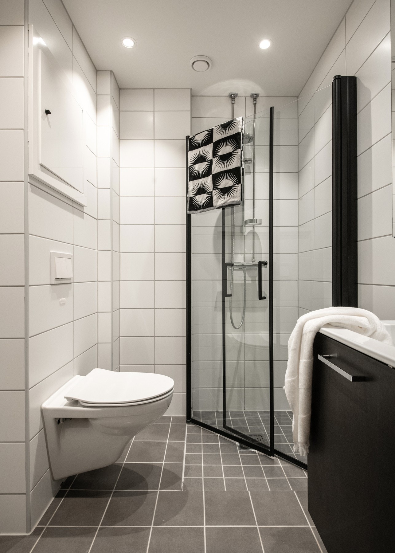 Nyt felles varmtvann, behagelig gulvvarme og god standard. Galleribilde