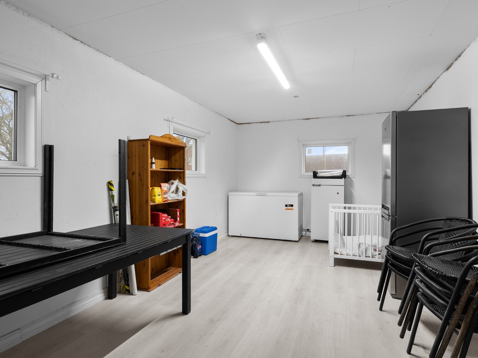 Det er gode lagringsmuligheter i driftsbygningen. Galleribilde