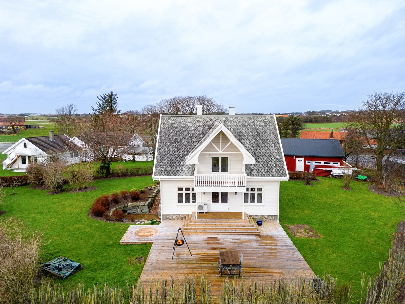 Alle ytterdører er byttet høsten 2024. Galleribilde