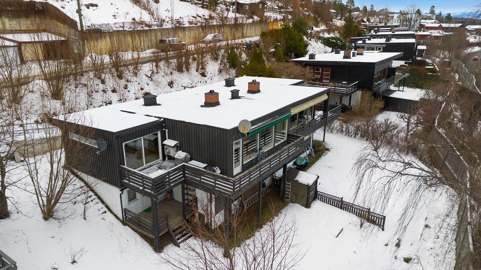 Fin 1/2 vertikaldelt tomannsbolig over 2 plan Galleribilde