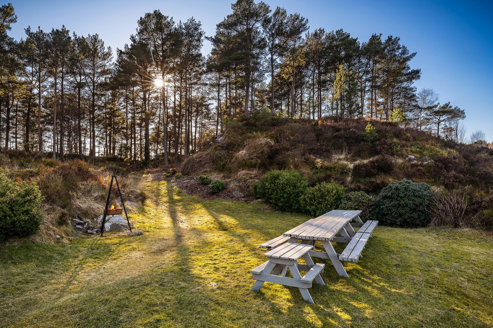 - Rekkehuset ligger i et etablert og sentralt område i Åsane med nærhet til skole, barnehager, lekeplasser og fine turområder - Galleribilde