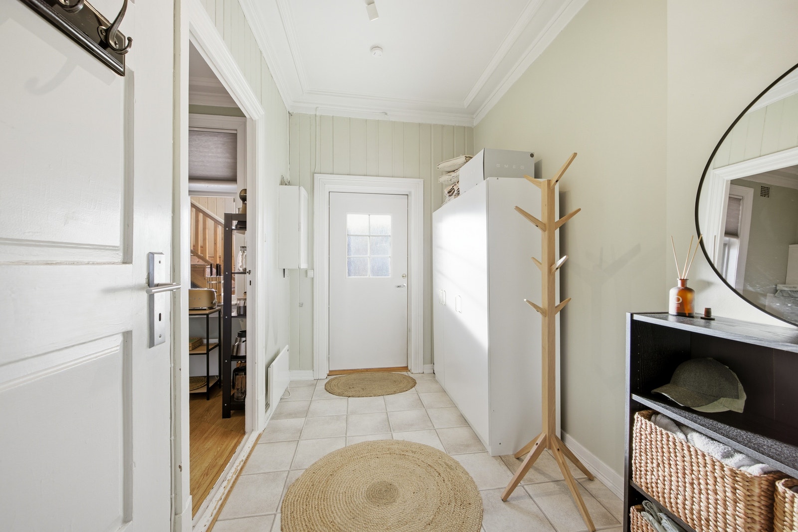 Entré med god plass for oppbevaring Galleribilde