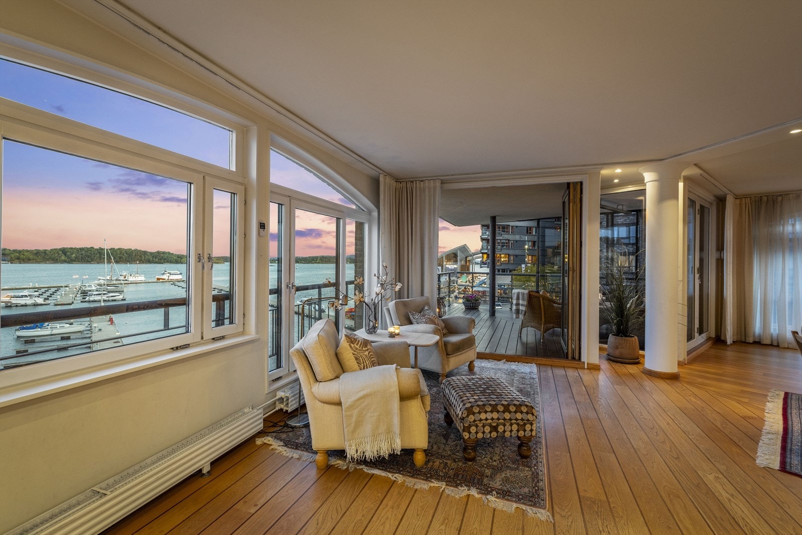 Leiligheten har sentralvarme via fjernvarme. Galleribilde