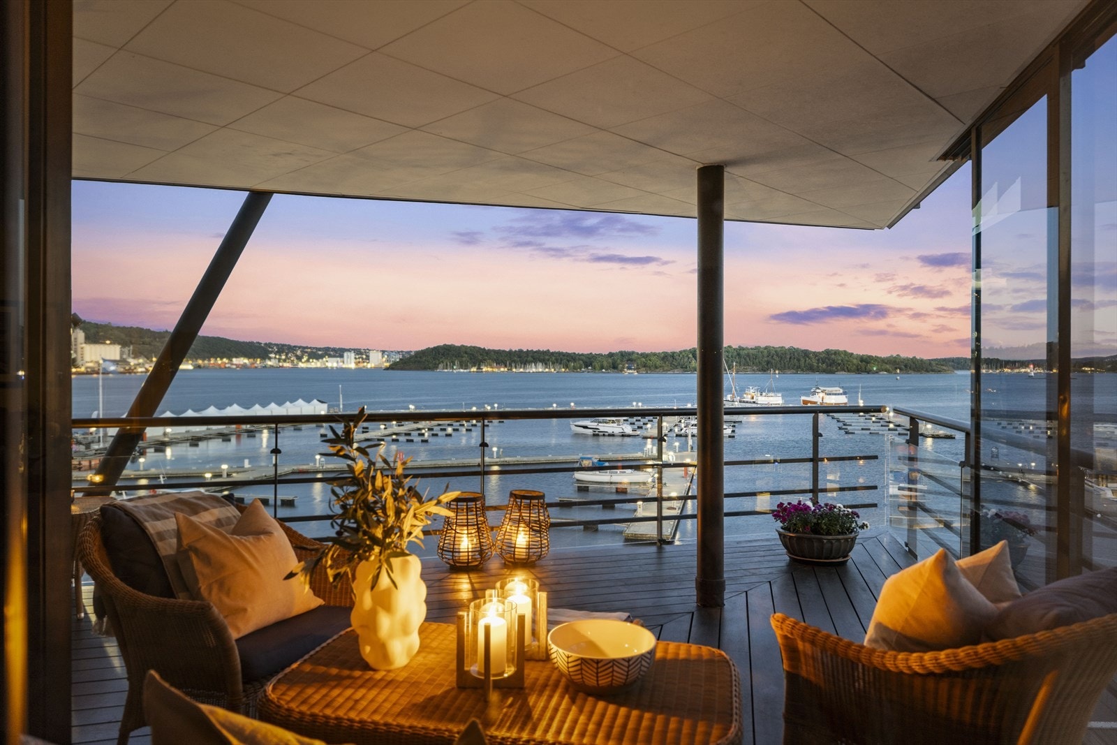 Stranden 73 v/Sarah Aamodt og Christian A. Aamodt - Sem og Johnsen Galleribilde