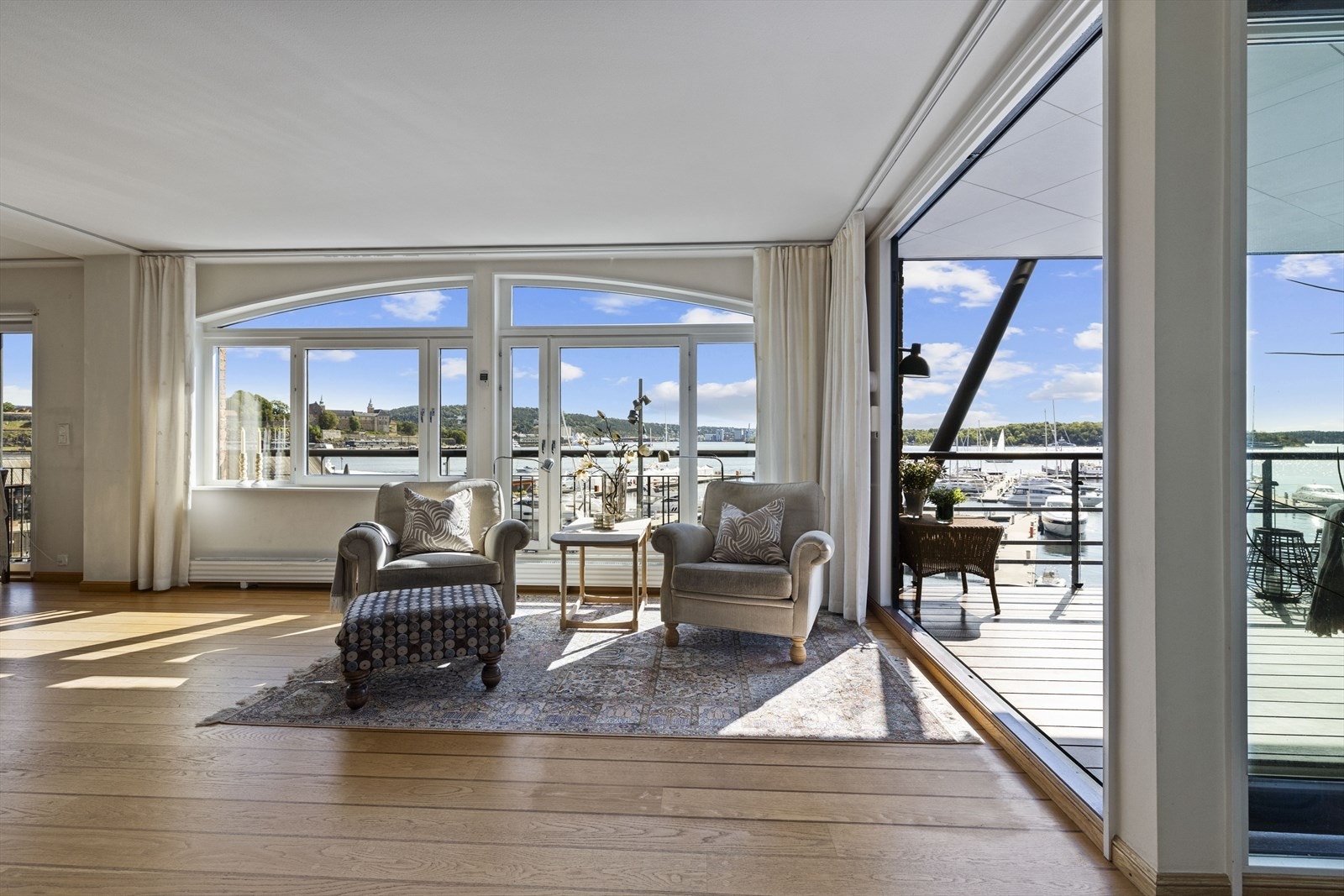 Flere hyggelige soner, alle med nydelig utsikt. Galleribilde