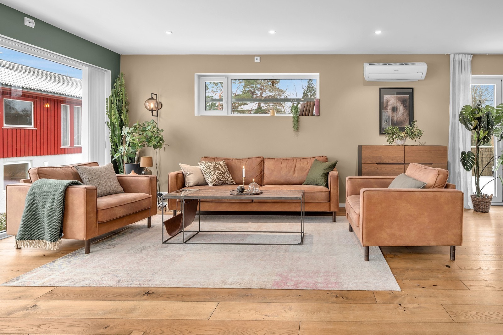 Eneboligen er bygd i 2014 og fremtrer i god teknisk stand. Varmepumpe i stue. Galleribilde