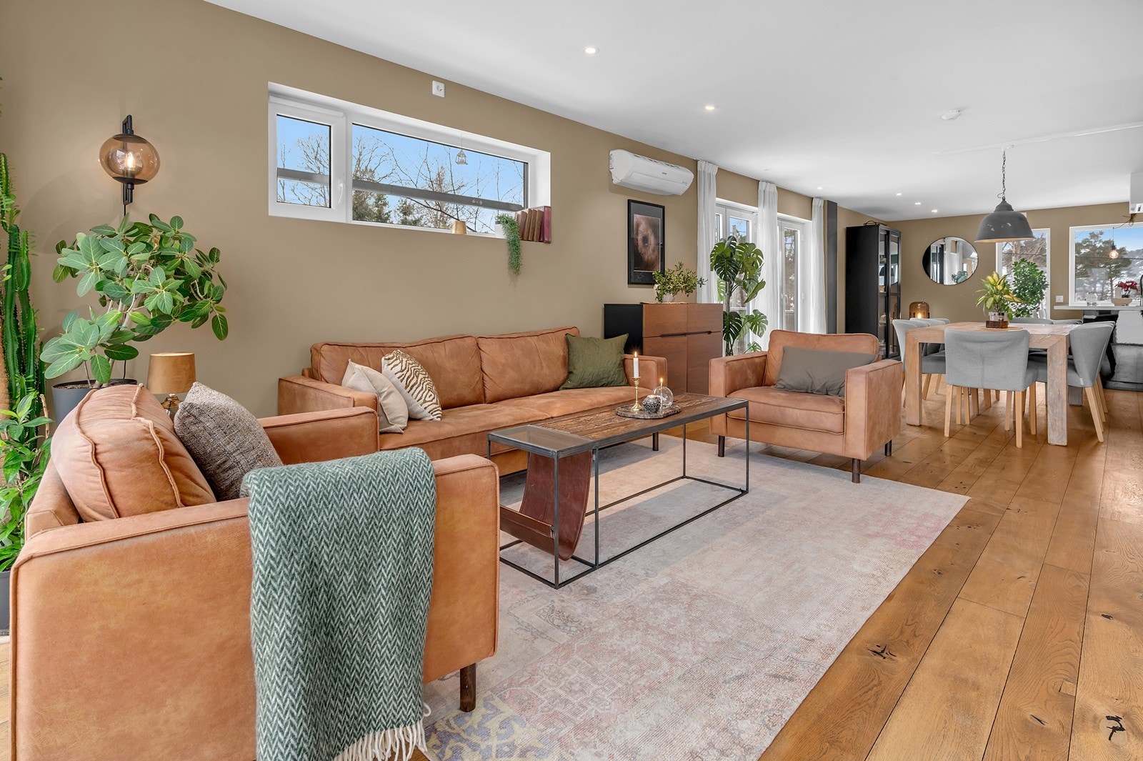 Beliggende i naturskjønne omgivelser med kort vei til strand, småbåthavn og herlige turområder. Galleribilde