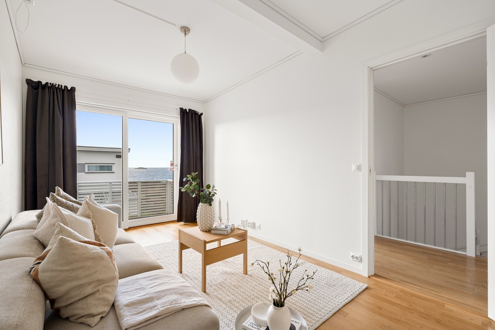 Soverommet gir ekstra fleksibilitet til familien, og rommet er perfekt hvis barna trenger et sted å leke eller ungdommen i huset ønsker å trekke seg litt tilbake. Galleribilde