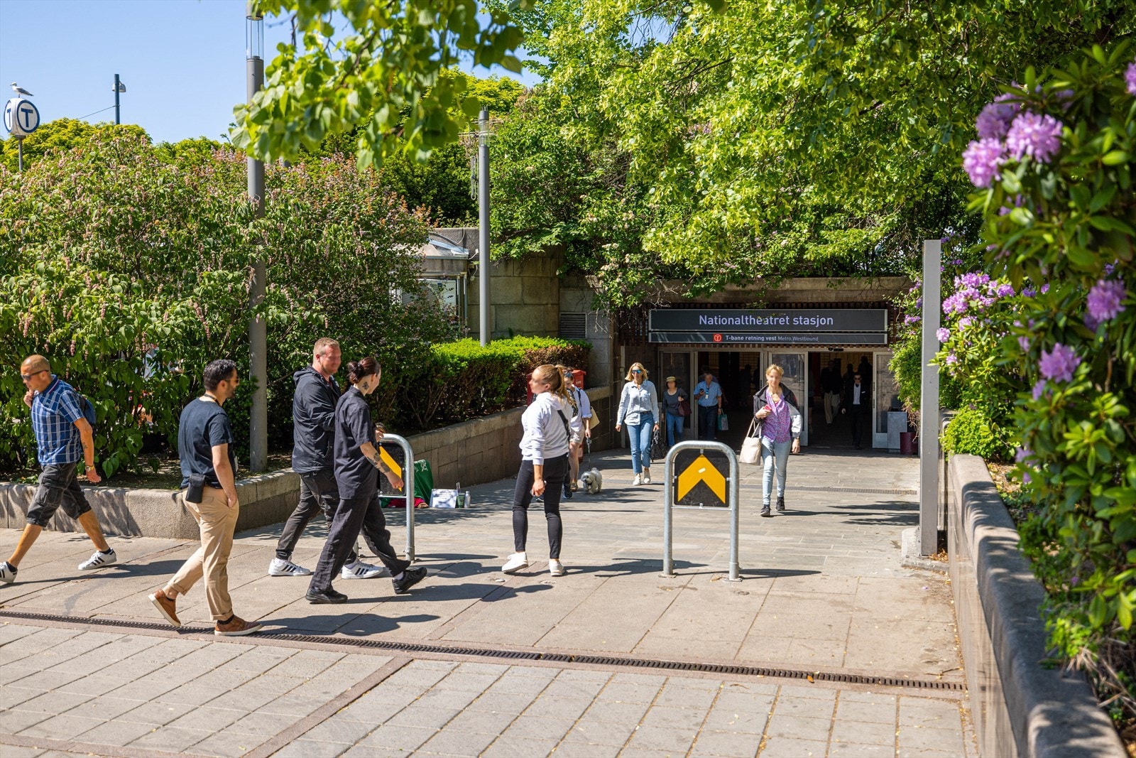 Gangavstand til Nationaltheateret - et av norges største knutepunkter Galleribilde