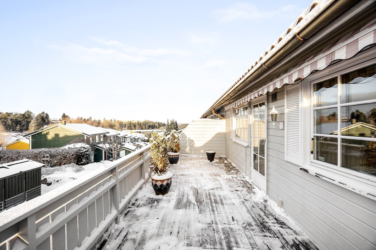 Her er det god plass til utemøbler og grill. Galleribilde