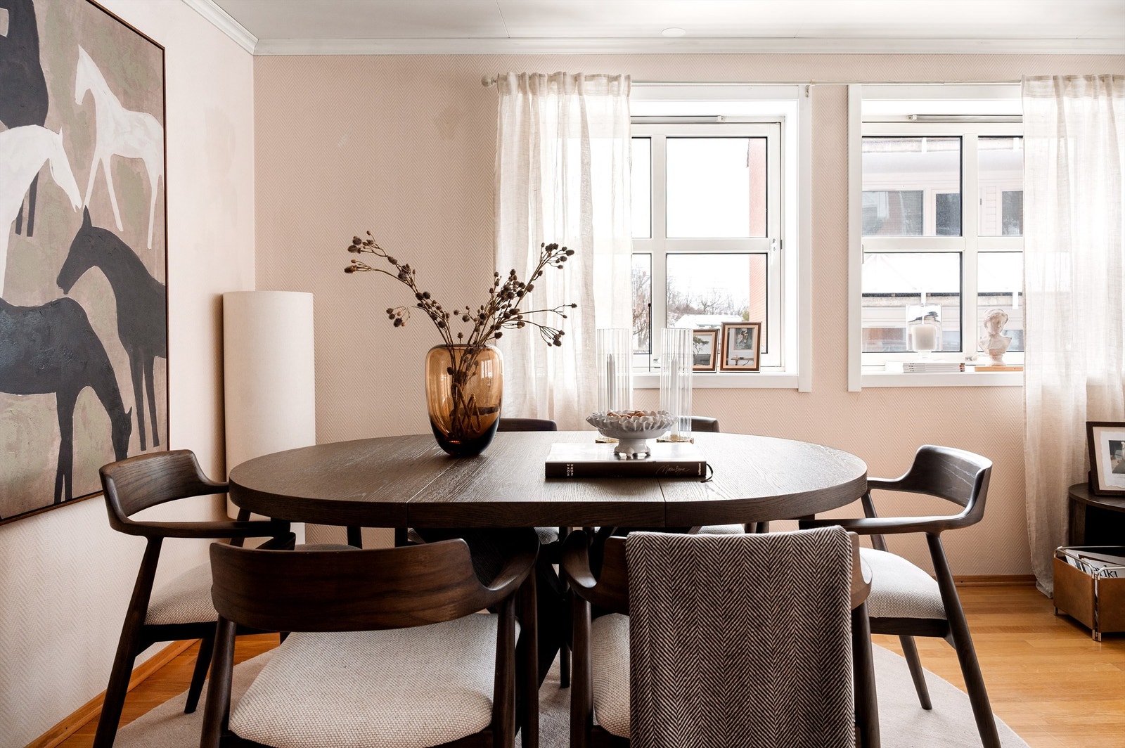 Her kan venner og familie inviteres på middagsselskaper. Galleribilde