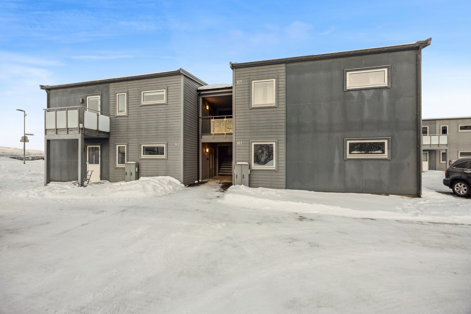 En flott 2-roms eierleilighet beliggende i naturskjønne Saga, ca. 8 km fra Alta sentrum og 3 km fra Elvebakken. Galleribilde