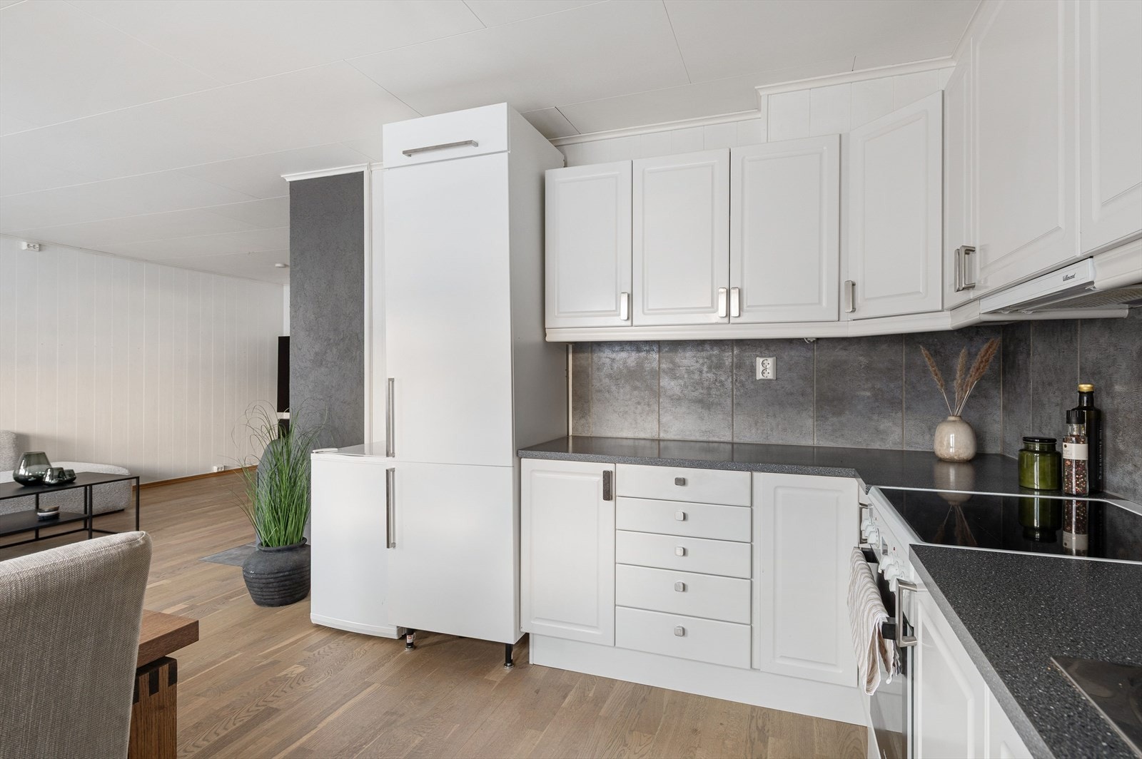 Hvitevarer med unntak av ekstra fryser følger boligen. Galleribilde