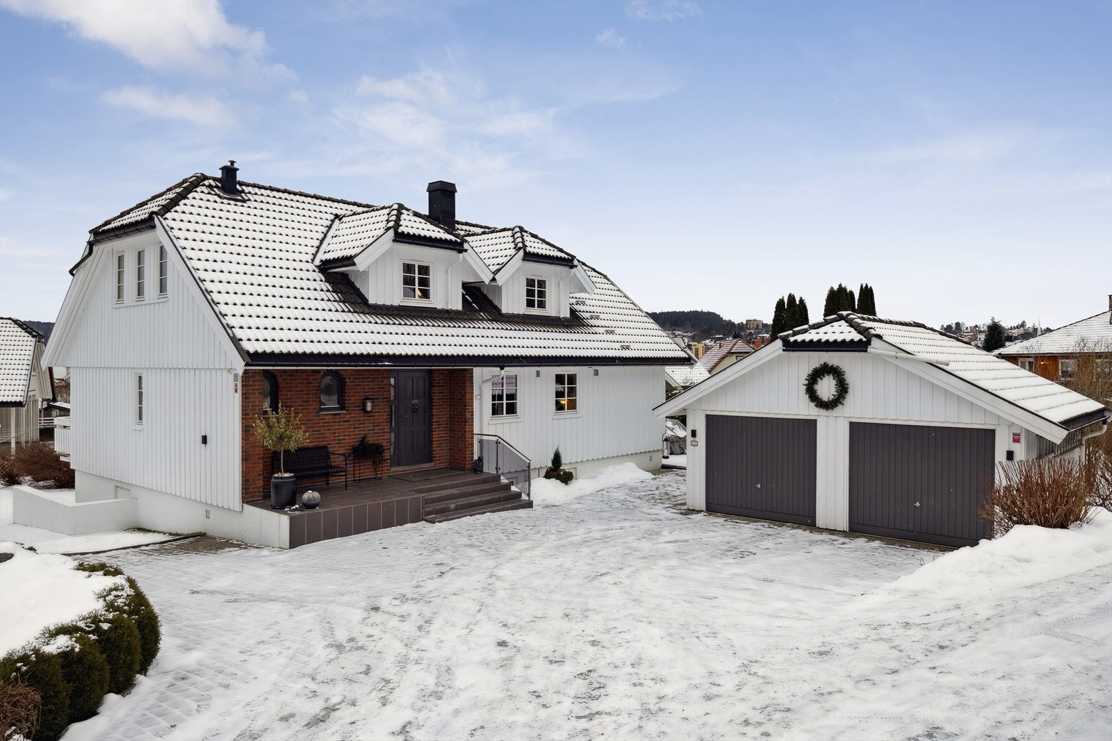 Dobbeltgarasje på 32 kvm Galleribilde