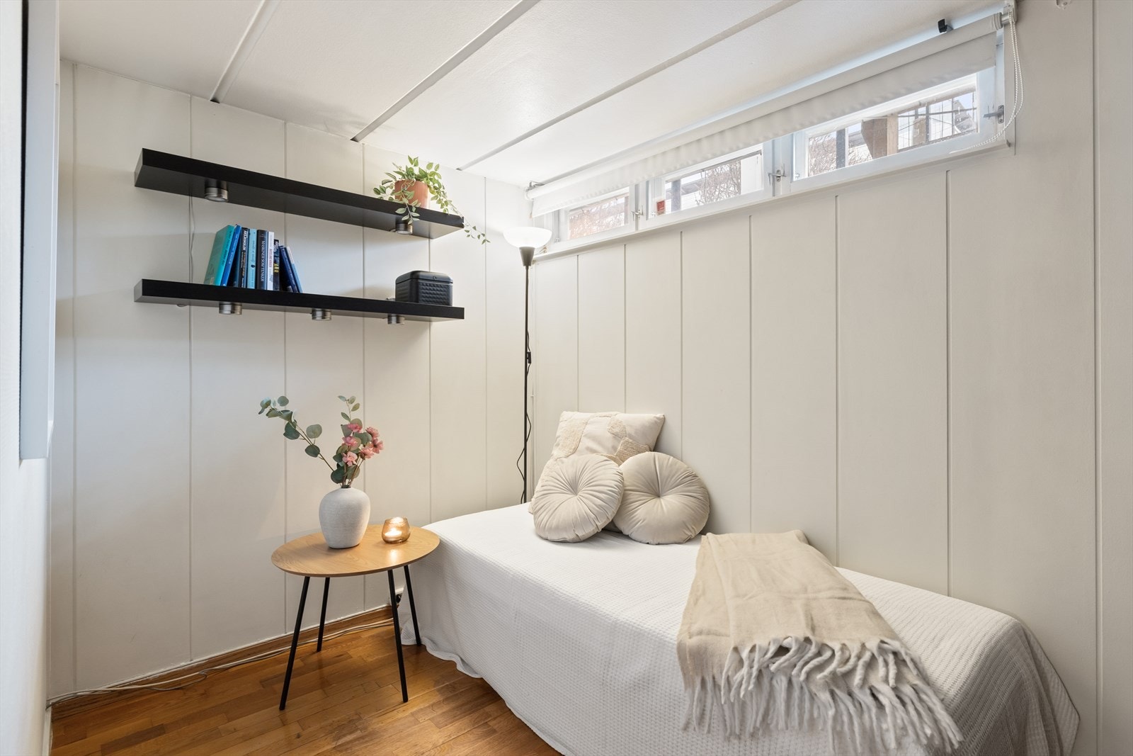 Det gjøres oppmerksom på at kjellerstue ikke oppfyller kravene som stilles til rom for varig opphold. Galleribilde