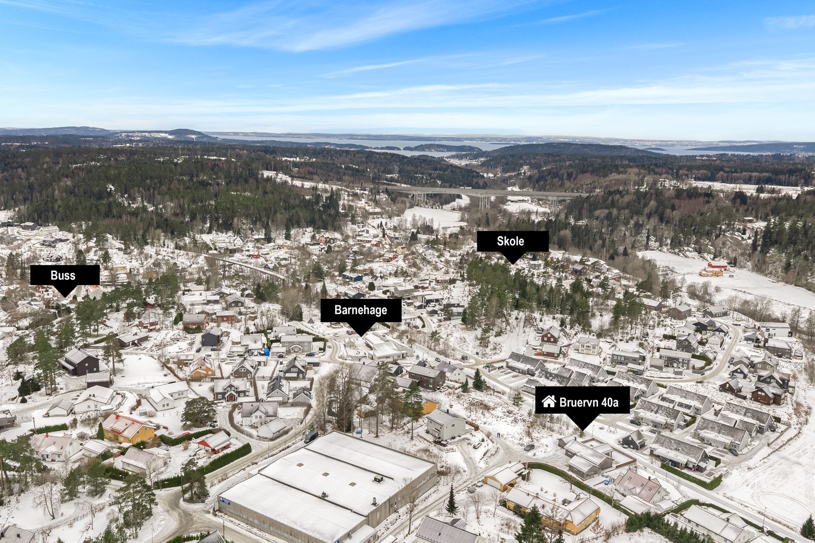 Oversikt som viser kort avstand til skole, barnehage og bussholdeplass. Galleribilde