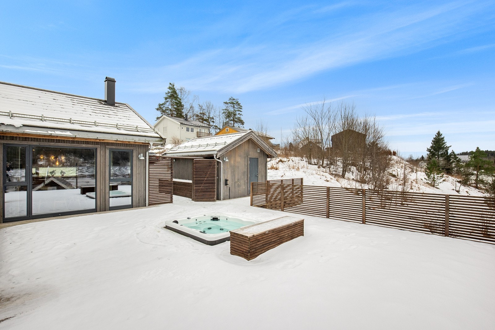 Her er det god plass til flere sittegrupper og sosiale soner. Galleribilde