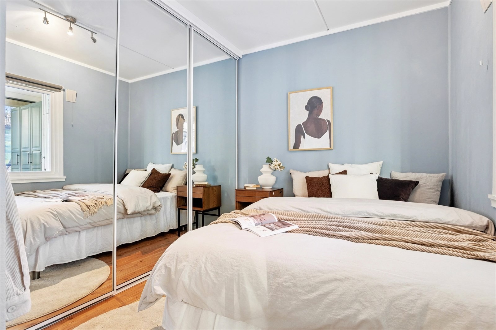 Soverommet er 8,4 kvm med skyvedørsgarderobe. Her er det ypperlig plass til dobbeltseng. Galleribilde