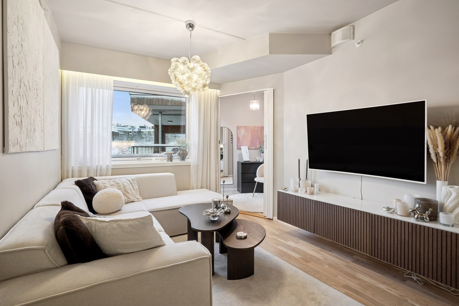 Leiligheten har en arealeffektiv planløsning, fordelt på et internt bruksareal på 45 m². Galleribilde