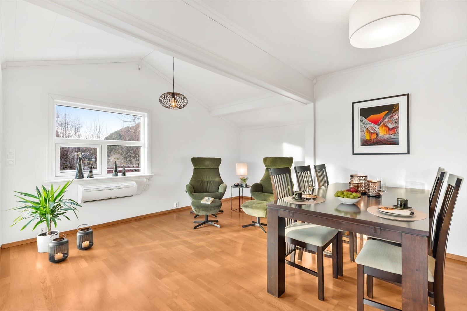 Tilbygd stue i 1985 med varmepumpe Galleribilde