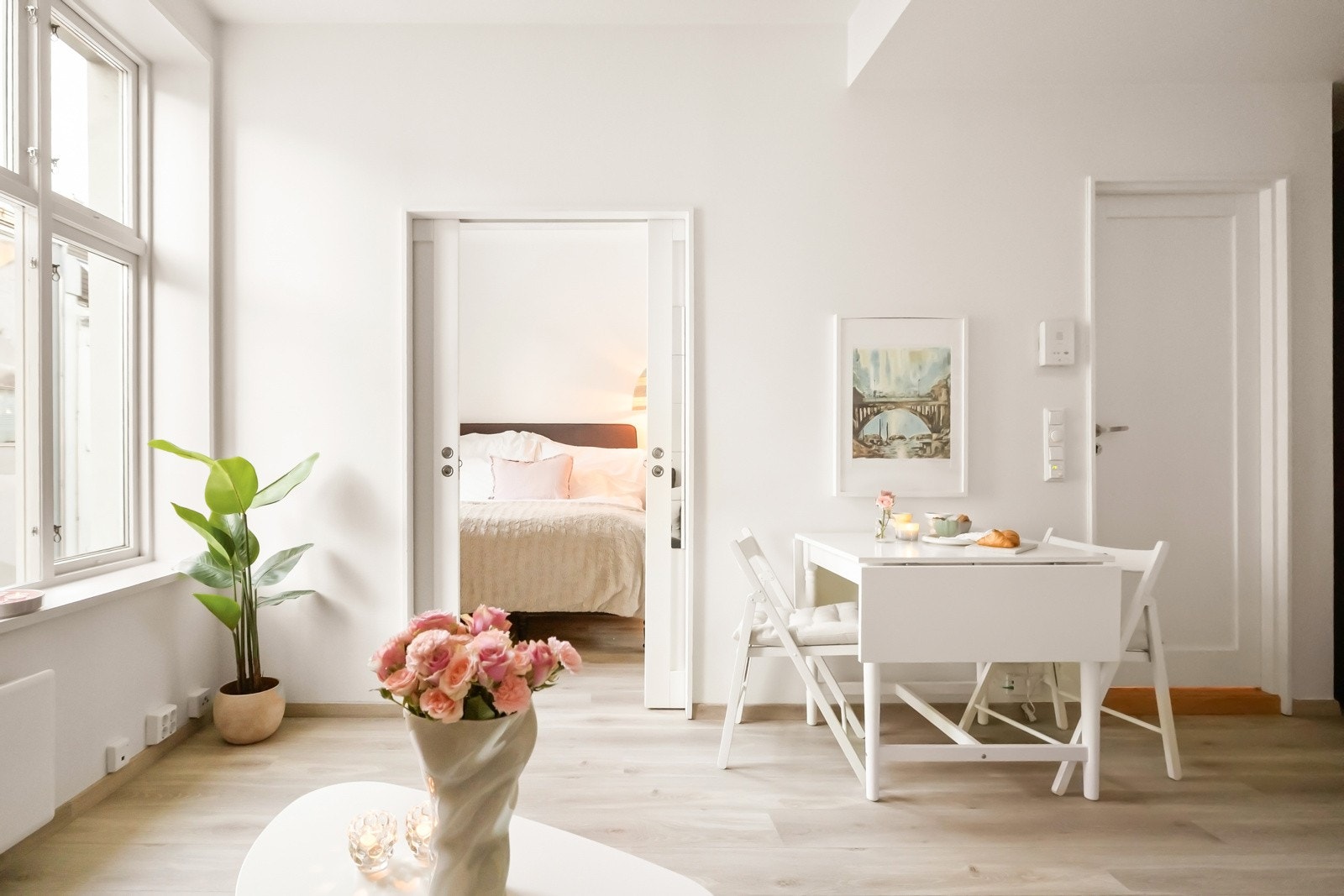 Usedvanlig lekker 2-roms leilighet i klassisk murbygård med heis. Galleribilde