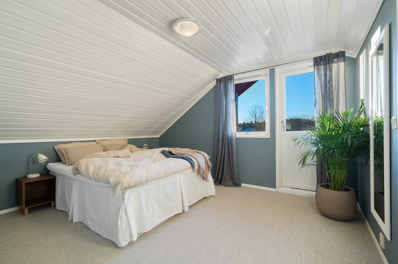 Hovedsoverommet er på 11m² med direkte utgang til balkong. Galleribilde