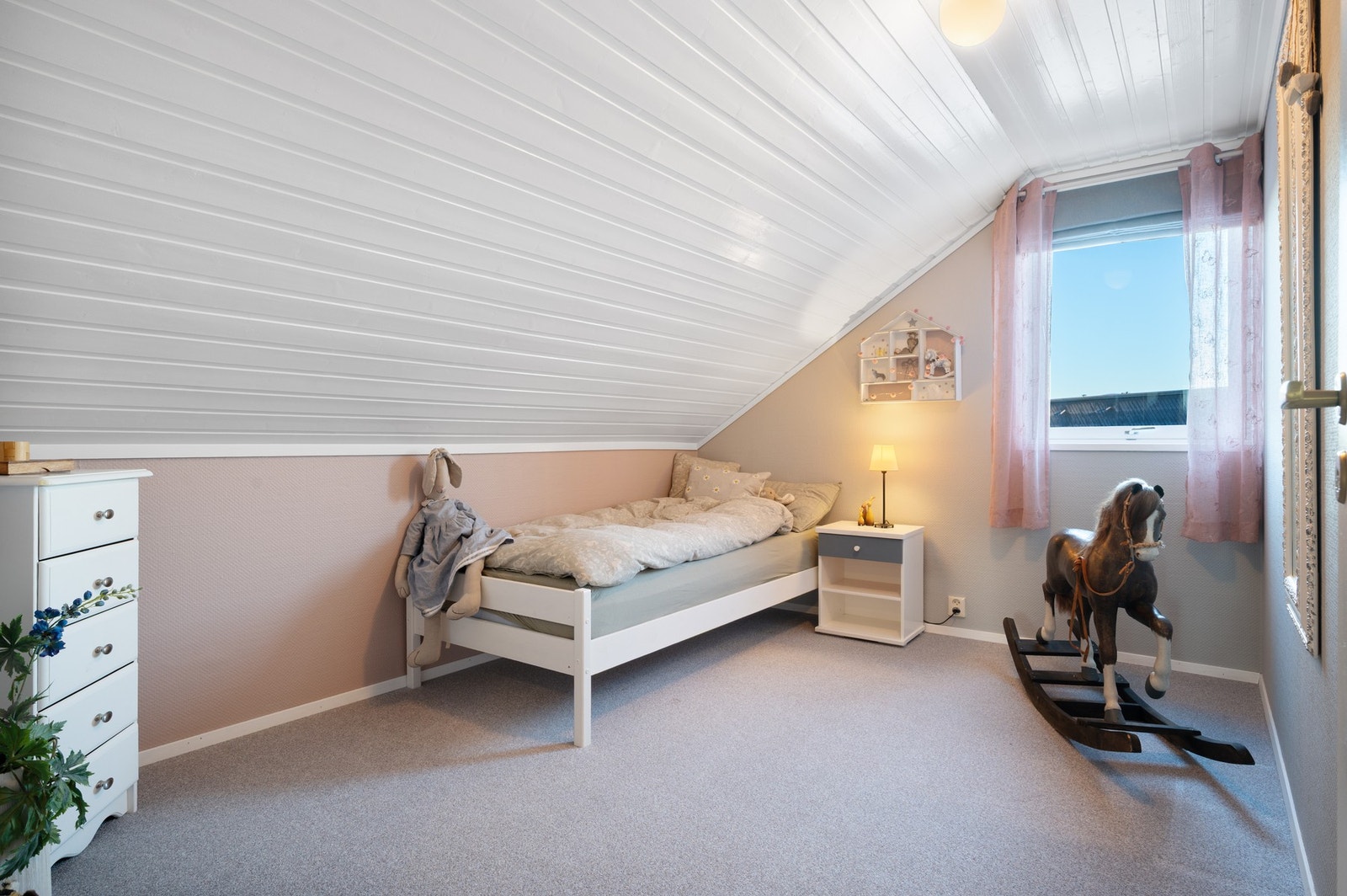 Soverom 1 er på 6,9m². Galleribilde