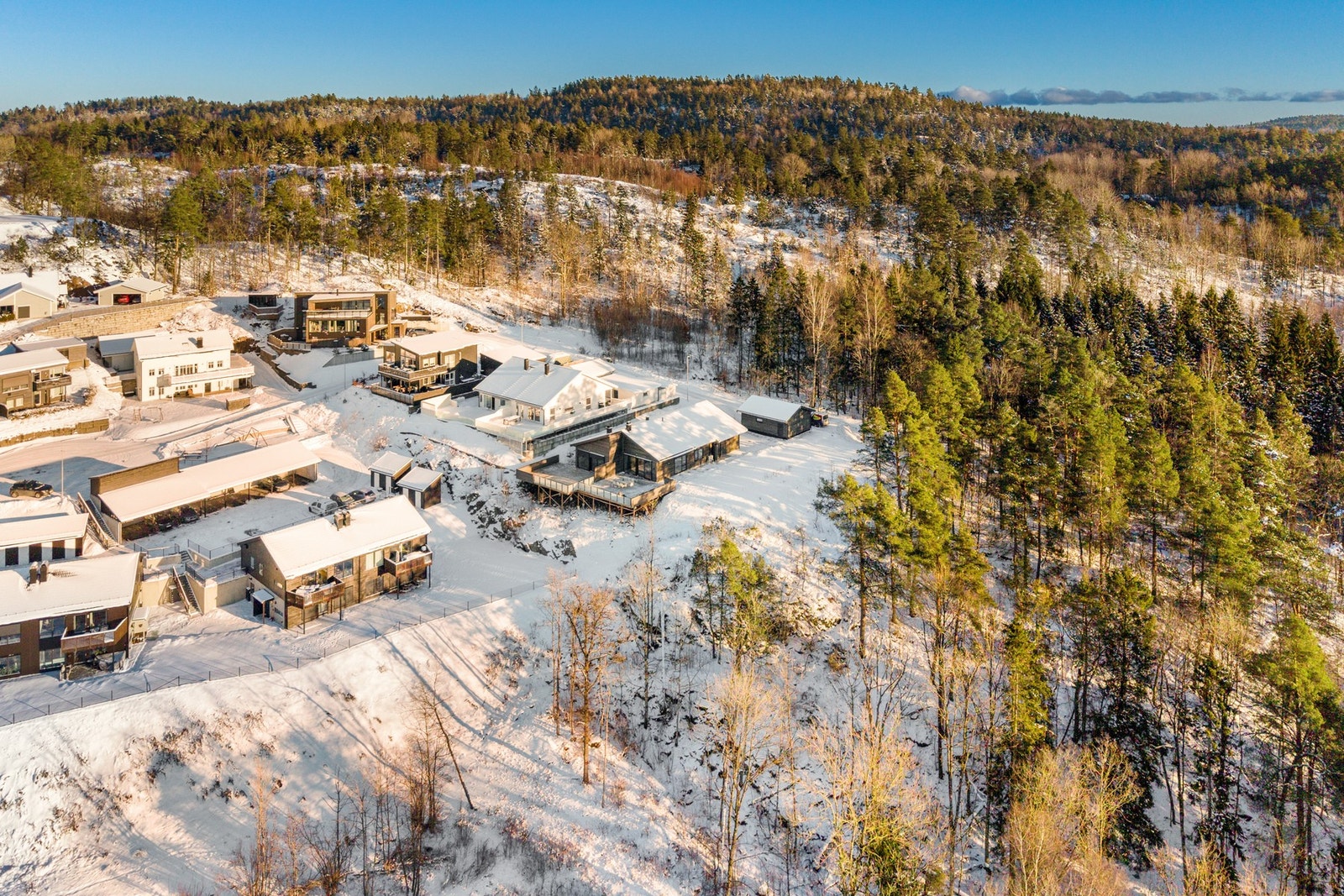 Eiendommen er beliggende helt innerst i Skjeggestadåsen - fri for trafikk! Galleribilde