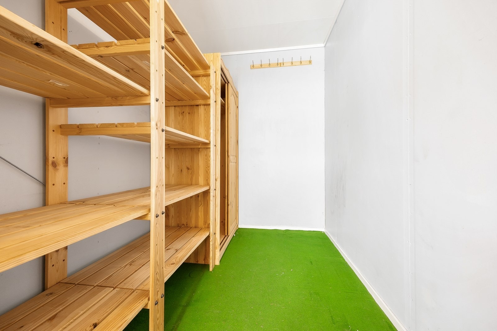 Utebod. Galleribilde