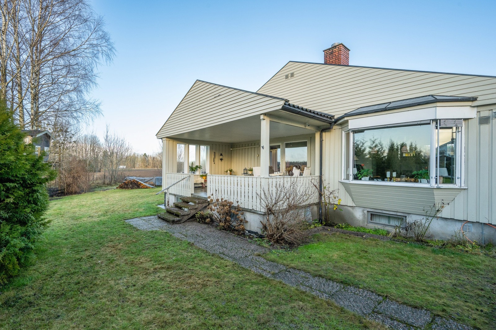 Her ser vi terrassen fra utsiden Galleribilde