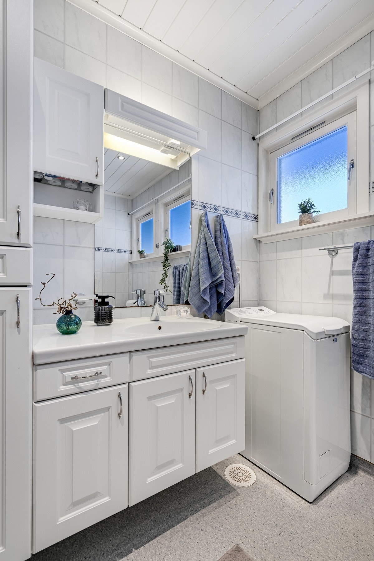 Det er opplegg for vaskemaskin for de som vil ha alt på ett plan - dog er det eget vaskerom i kjelleren Galleribilde