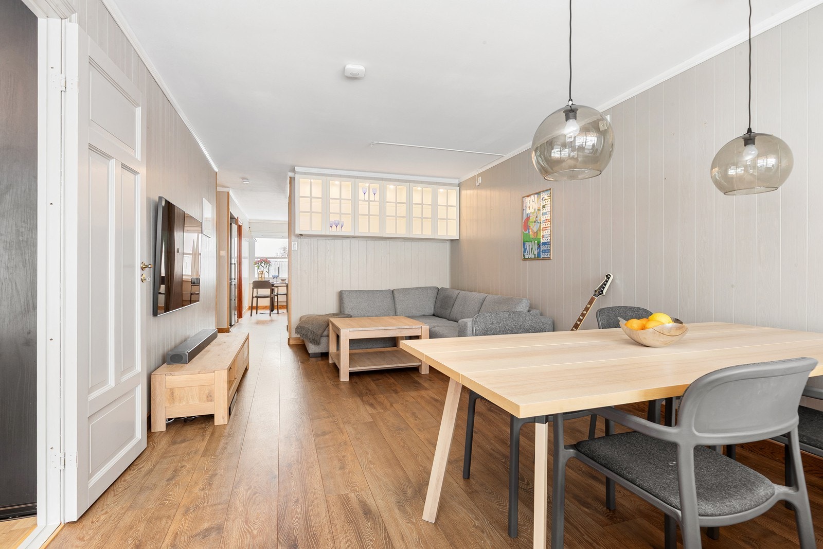 Stuen, her med spiseplass Galleribilde