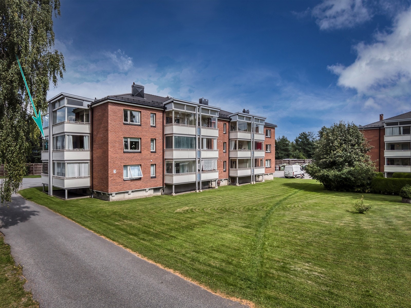 Store felles grøntarealer foran blokka Galleribilde